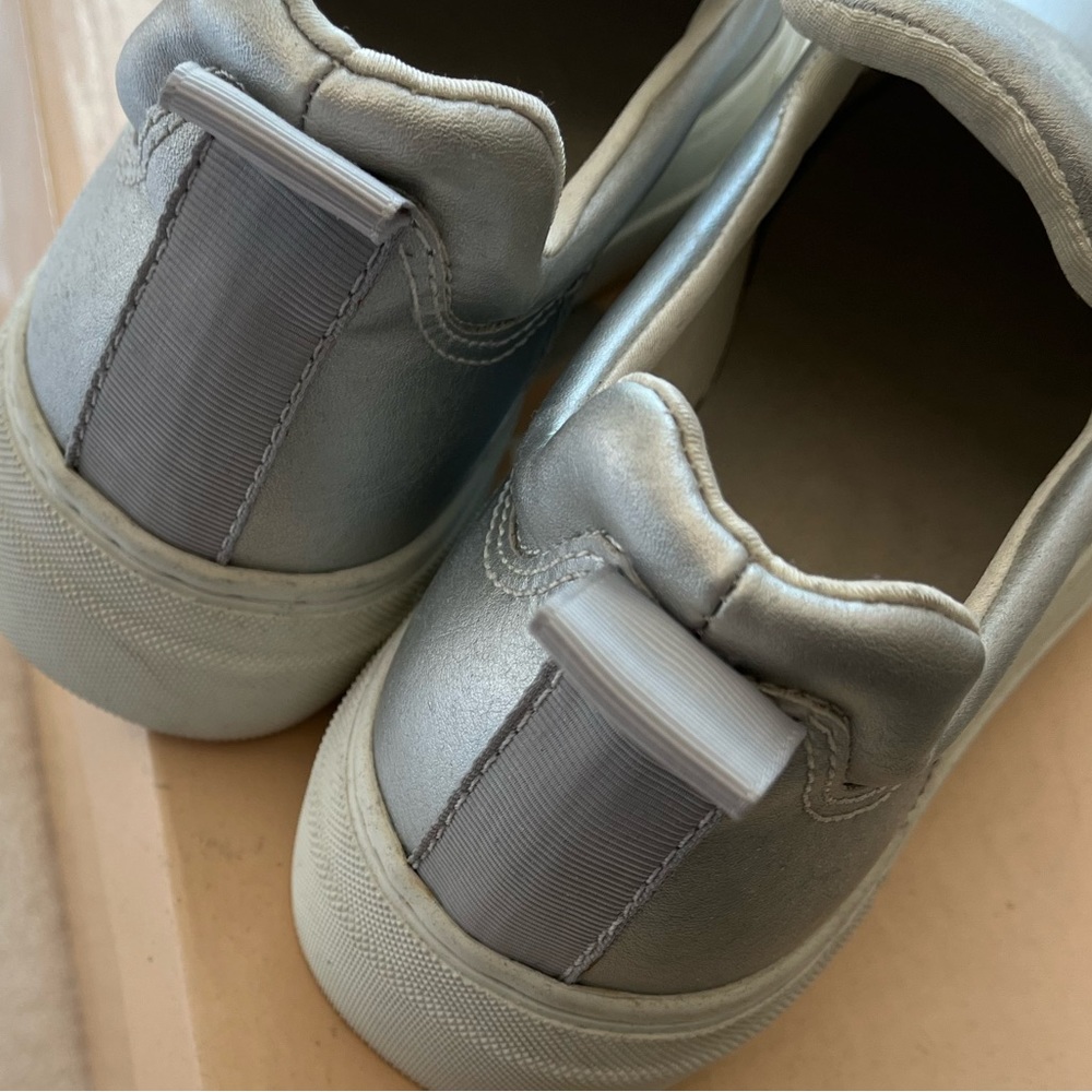 Steve Madden Silver Slip On Sneakers Sz 7 - Picture 8 of 10